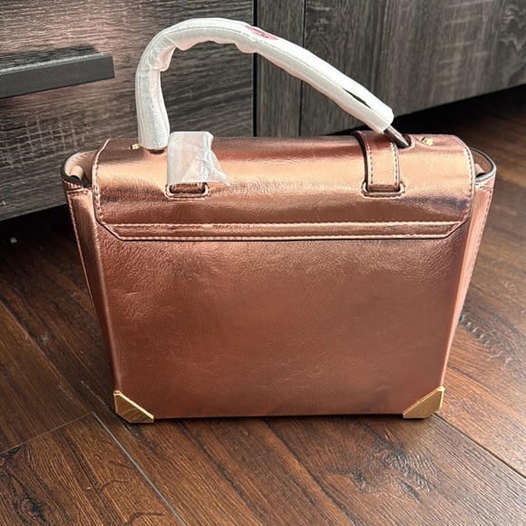 Michael Kors NWT Primrose Gold Medium Satchel with Vintage Trunk Design - Picture 3 of 14